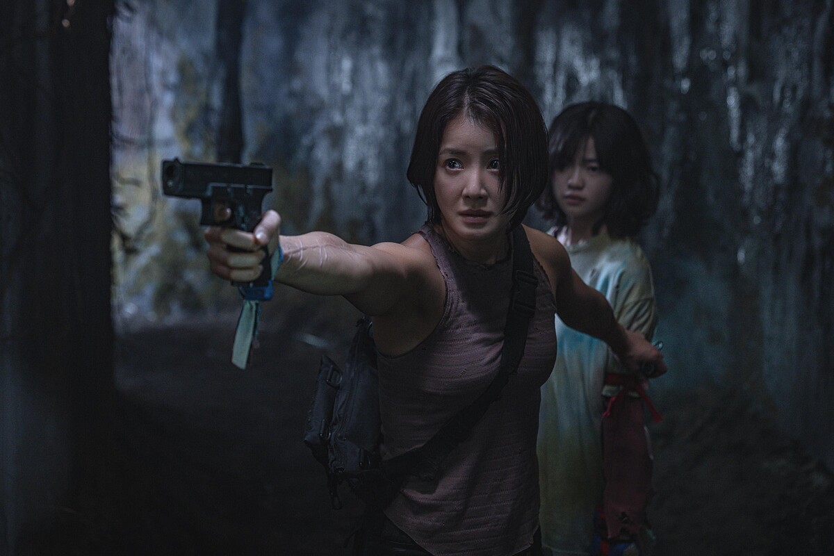 徐伊景及她的女兒皆是半人半怪物「混血」。