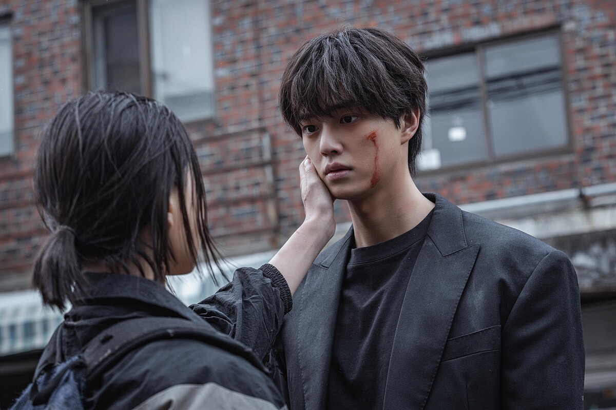 李恩宥、車賢秀與朴燦榮之間存在著三角關係。