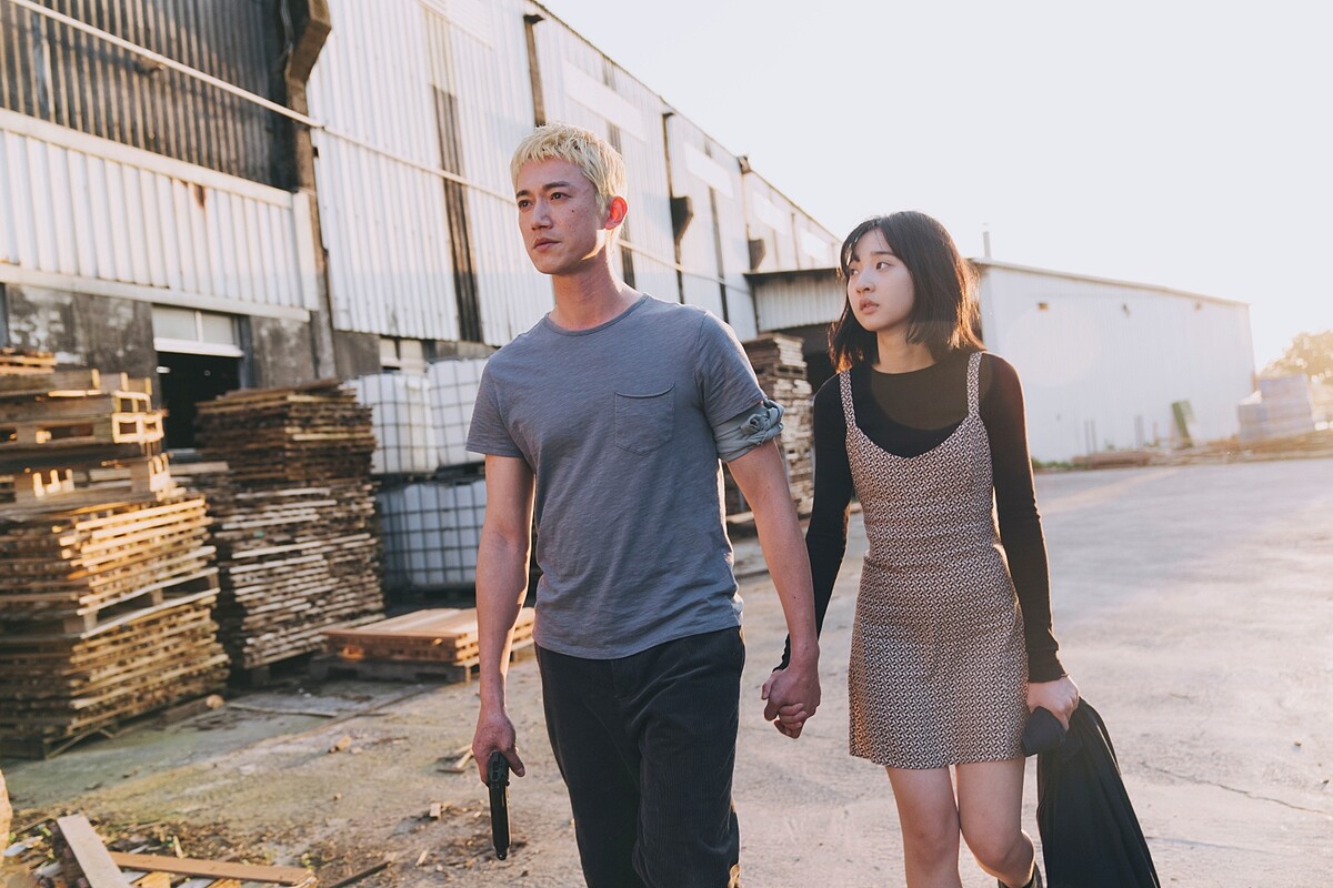 金勤救下了差點侵犯的娜娜。