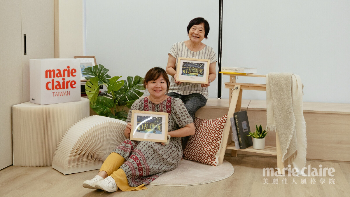 學員在美麗佳人的風格基地與自己完成的作品合影。