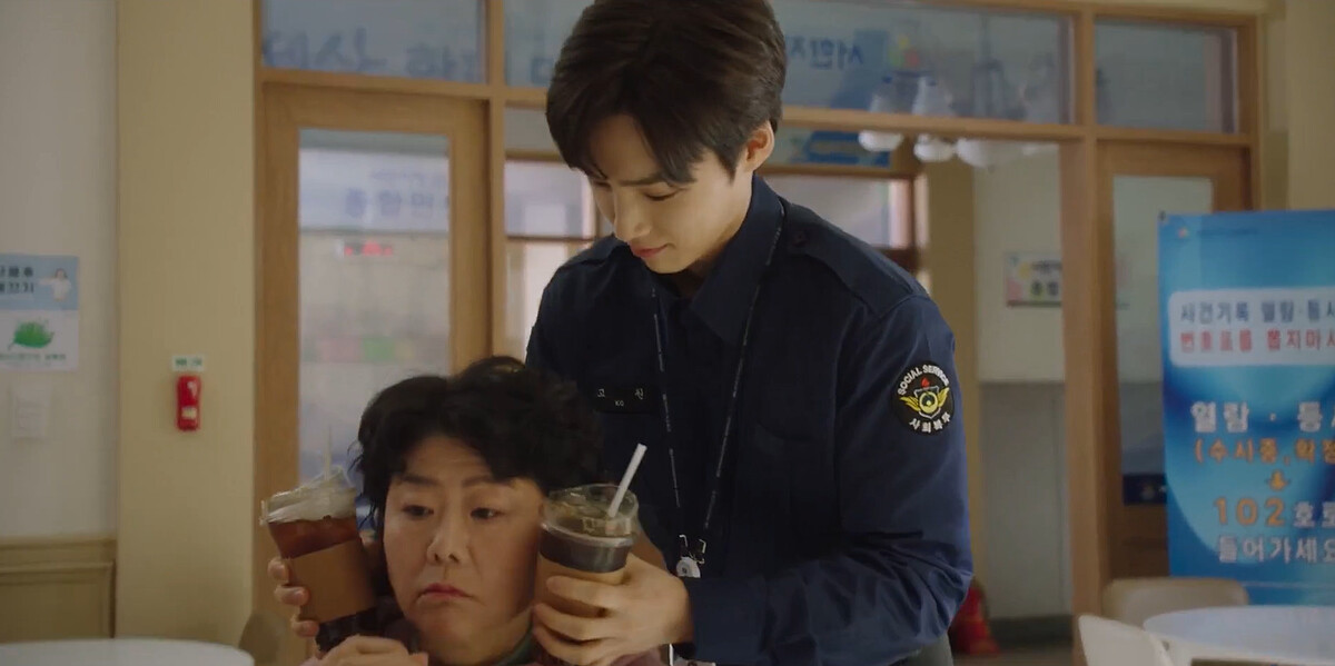 高原喝個冰美式也這麼開心，青春無限美好啊！