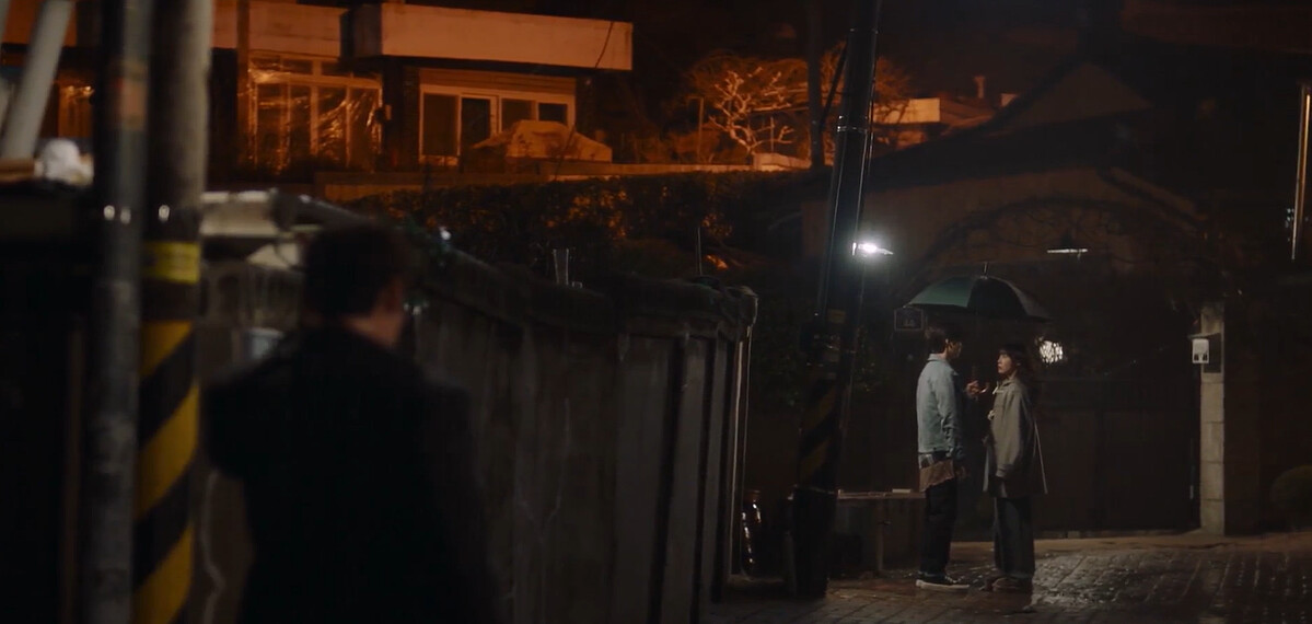 又是前方&rdquo;高原&rdquo;，這次桂志雄(左)眼見告白現場