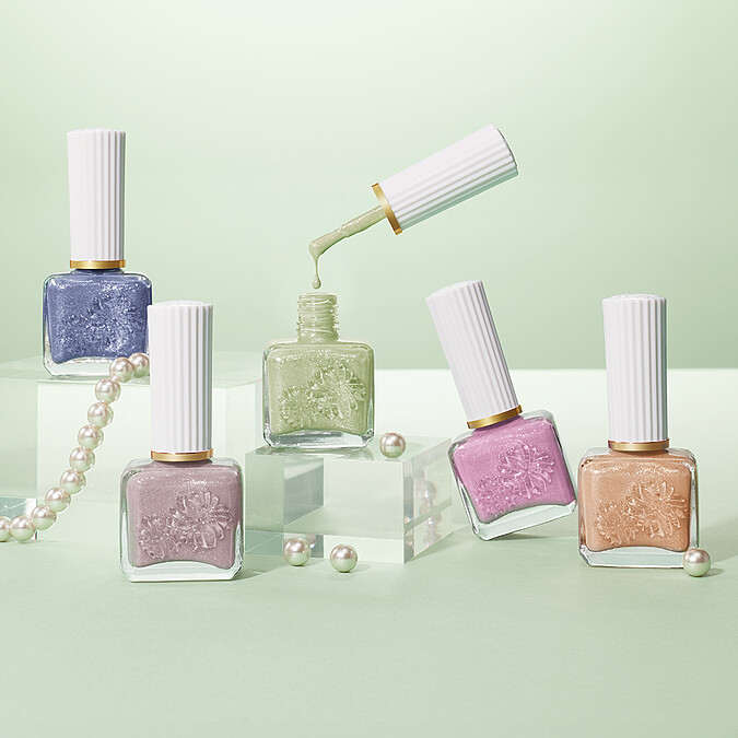 PAUL & JOE西洋菊釉光指甲油2024夏日全新5色。