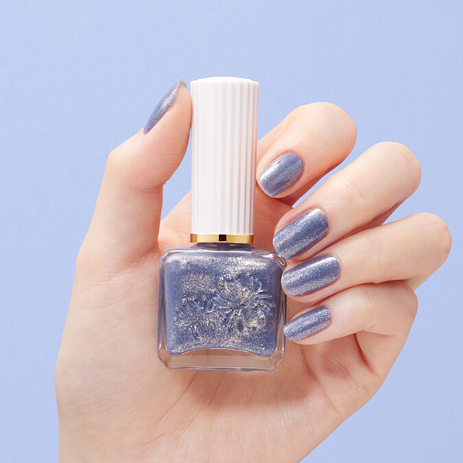 PAUL & JOE西洋菊釉光指甲油(#21夜藍星空)，NT470