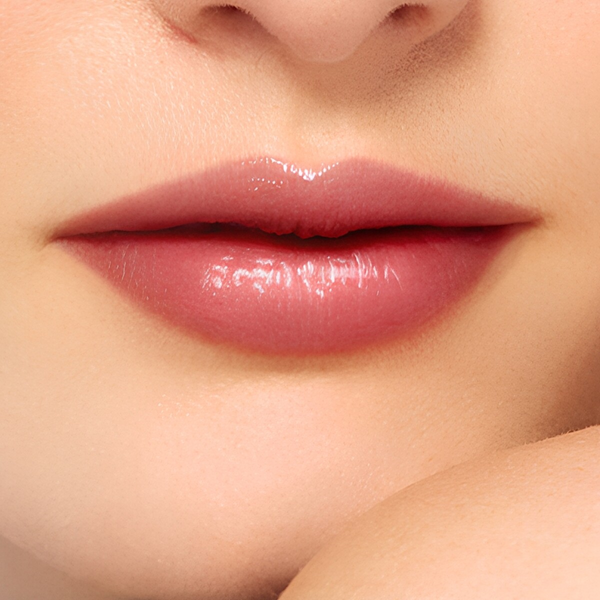 雅詩蘭黛絕美奢潤精華唇萃(#669偷心薔薇)，NT1,450