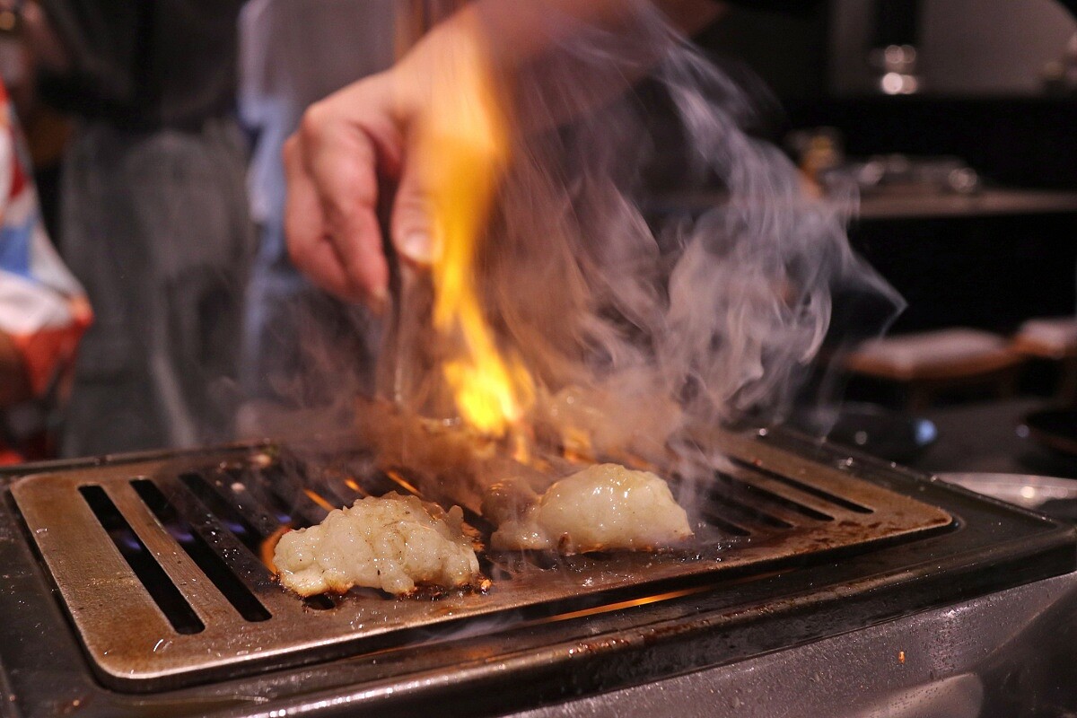 「燒肉本氣」提供全程專人桌邊服務，透過他們的專業知識，確保每一口都能享受燒肉的美味。