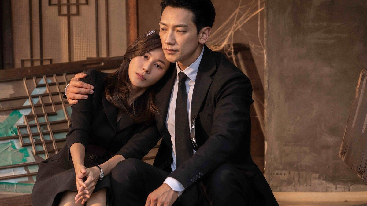 金荷娜與 Rain 在《紅天鵝》中發展出不該有的愛情。