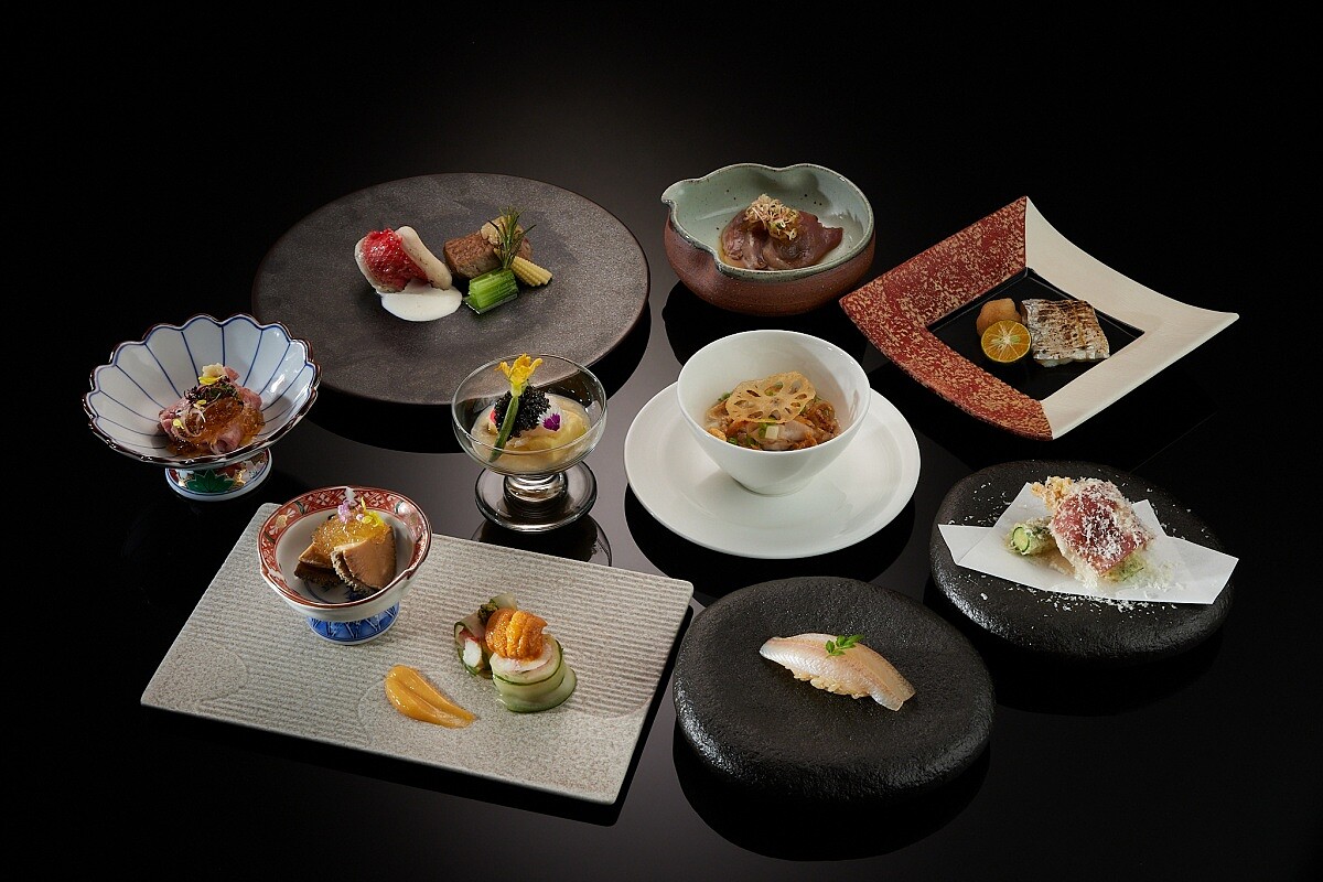 料理長阪口琢磨與門間賢彥料理長聯手推出一系列清新颯爽的全新菜色。