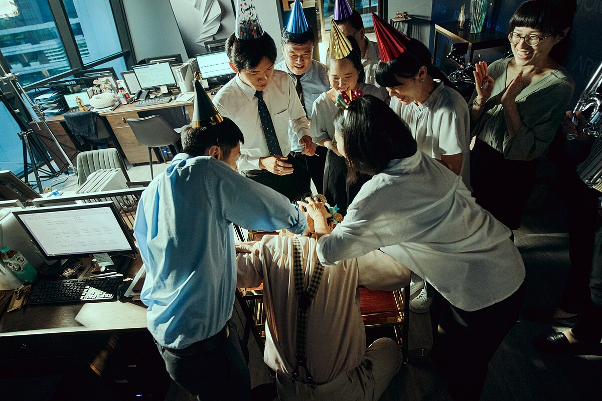 《都市懼集》曾博恩被壓頭埋入生日蛋糕