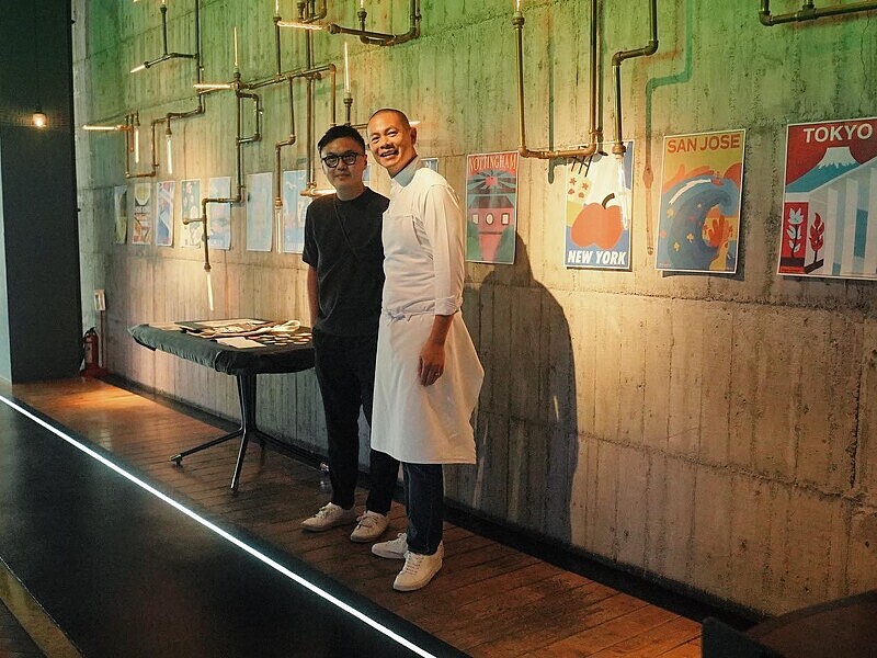 在疫情期間串連全球13位世界名廚，共創了獨一無二的菜單《World tour III》菜單。