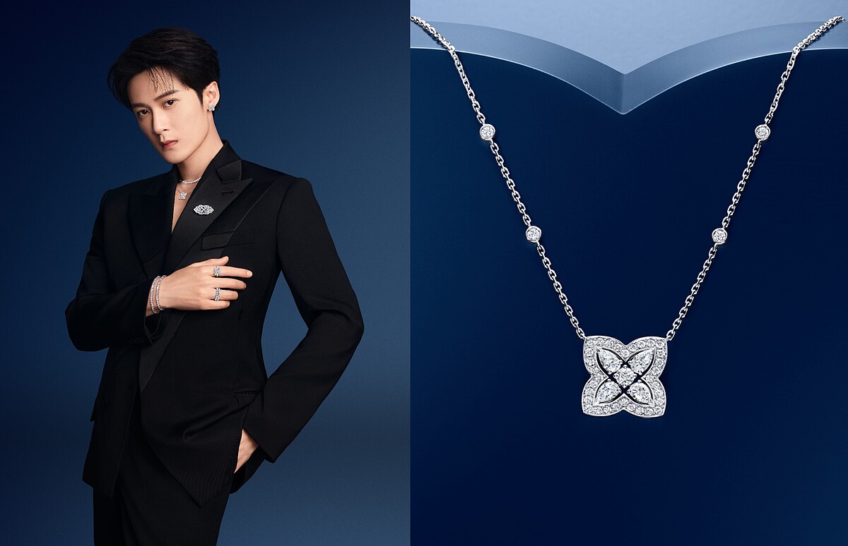 檀健次配戴 Enchanted Lotus 系列鑽石耳環、戒指並層疊混搭鑽石項鍊，外套領襟也飾有蓮花造型胸針，彰顯璀璨魅力。