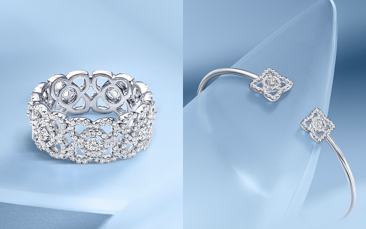 （左起）Enchanted Lotus 18K白金鑽石戒指，共使用多達301顆圓形明亮式鑽石，鑽石總重約1.22克拉；Enchanted Lotus 18K白金開放式鑽石手鐲，飾有不同大小的經典蓮花圖案，鑲嵌總重約0.42克拉的圓形明亮式鑽石，De Beers。