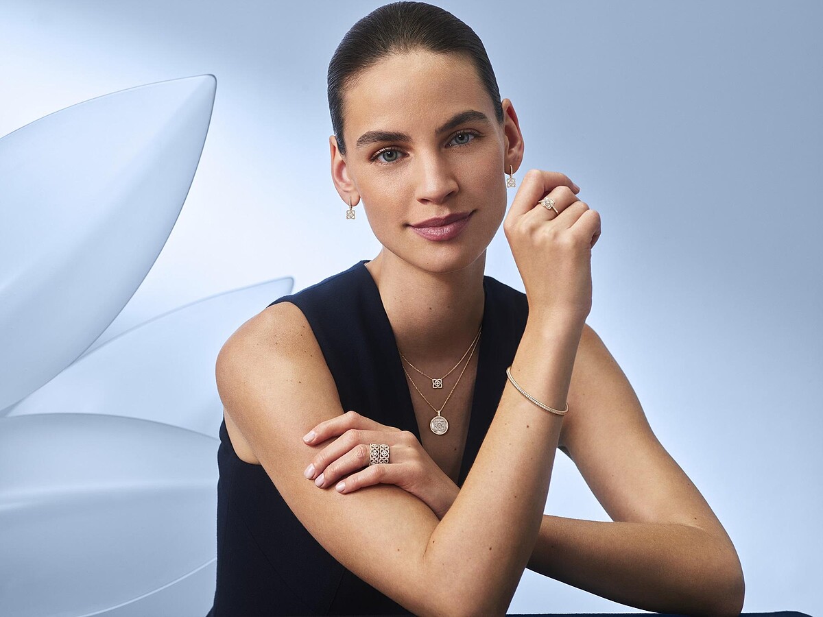 Enchanted Lotus系列靈感源自蓮花，象徵煥新永恆，De Beers。