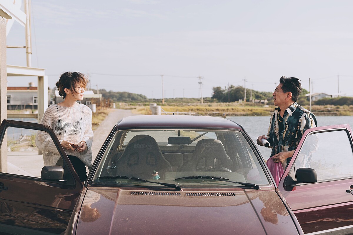 高捷跟楊靚這段「成熟大人」的抉擇,網友稱根本是〈浪流連〉電視劇版。