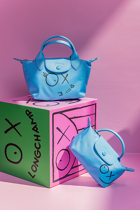 法國精品品牌 Longchamp 曾於台中審計368新創聚落開設 LONGCHAMP & ANDR&Eacute; 藝術聯名系列快閃店，這是當時與當代塗鴉藝術大師 Andr&eacute; Saraiva 畫筆下最著名的角色「Mr. A」一同玩味塗鴉藝術展現特有的街頭時尚的活動。 