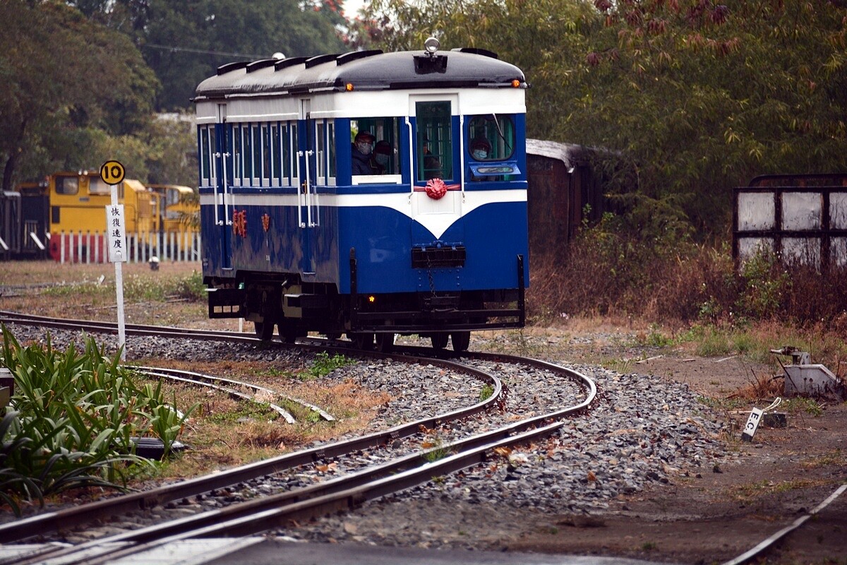 可愛的藍皮五分車。