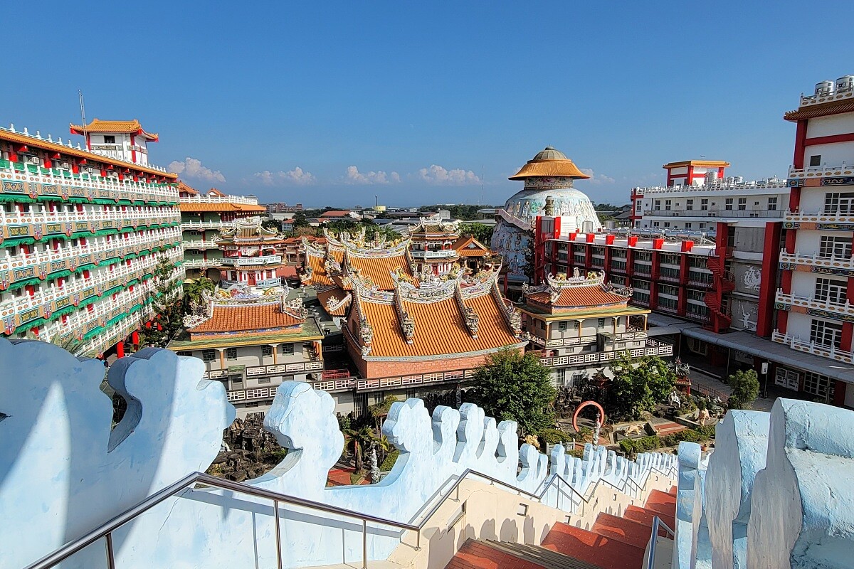 知名的麻豆代天府。