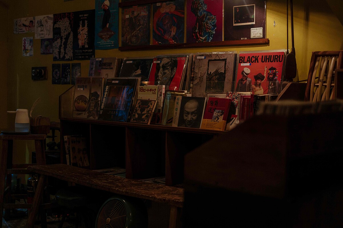 蘿拉冷飲店店內景。