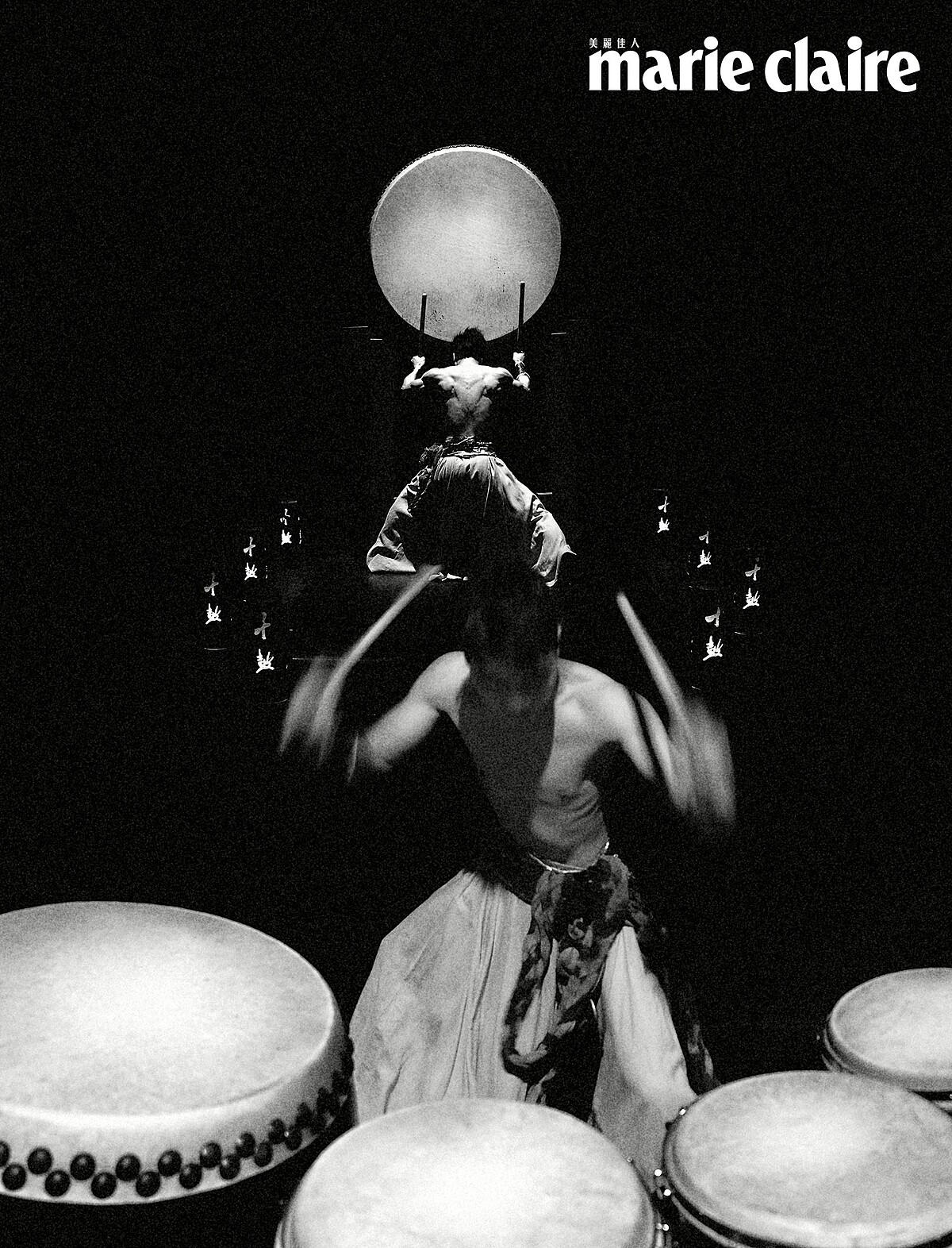 謝家茗與謝懷珏：鼓手演出服裝，林恒正。