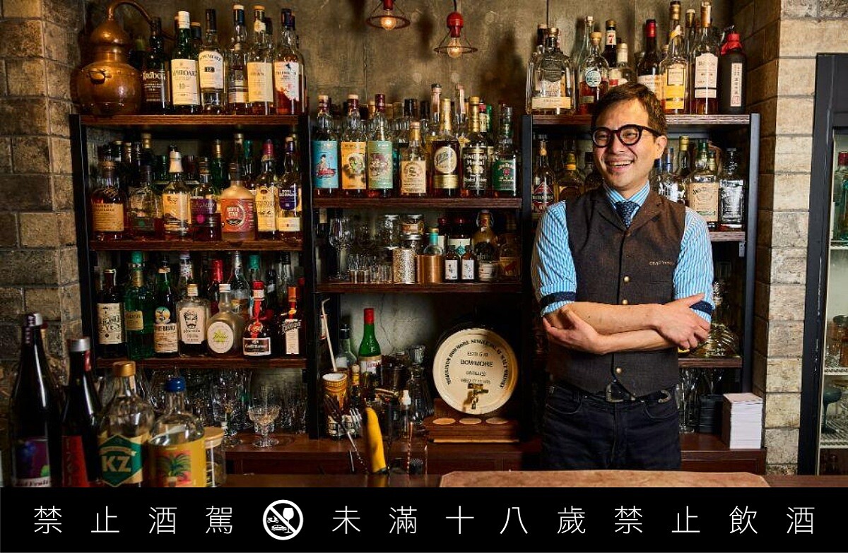 店主兼調酒師藤井隆（Ryu Fuji）。