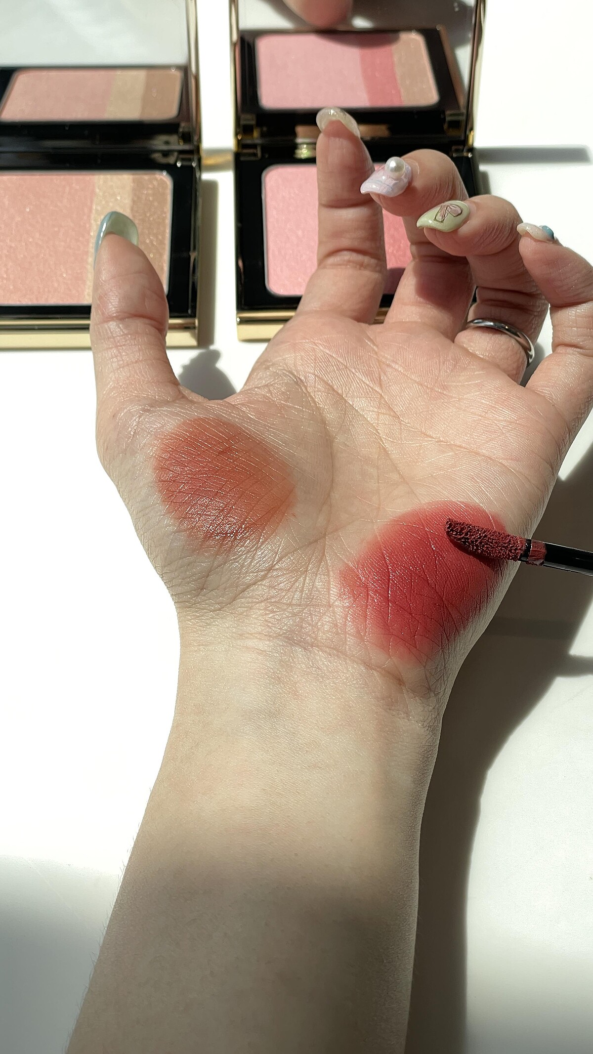 左：#Afternoon Tea／右：#Claret