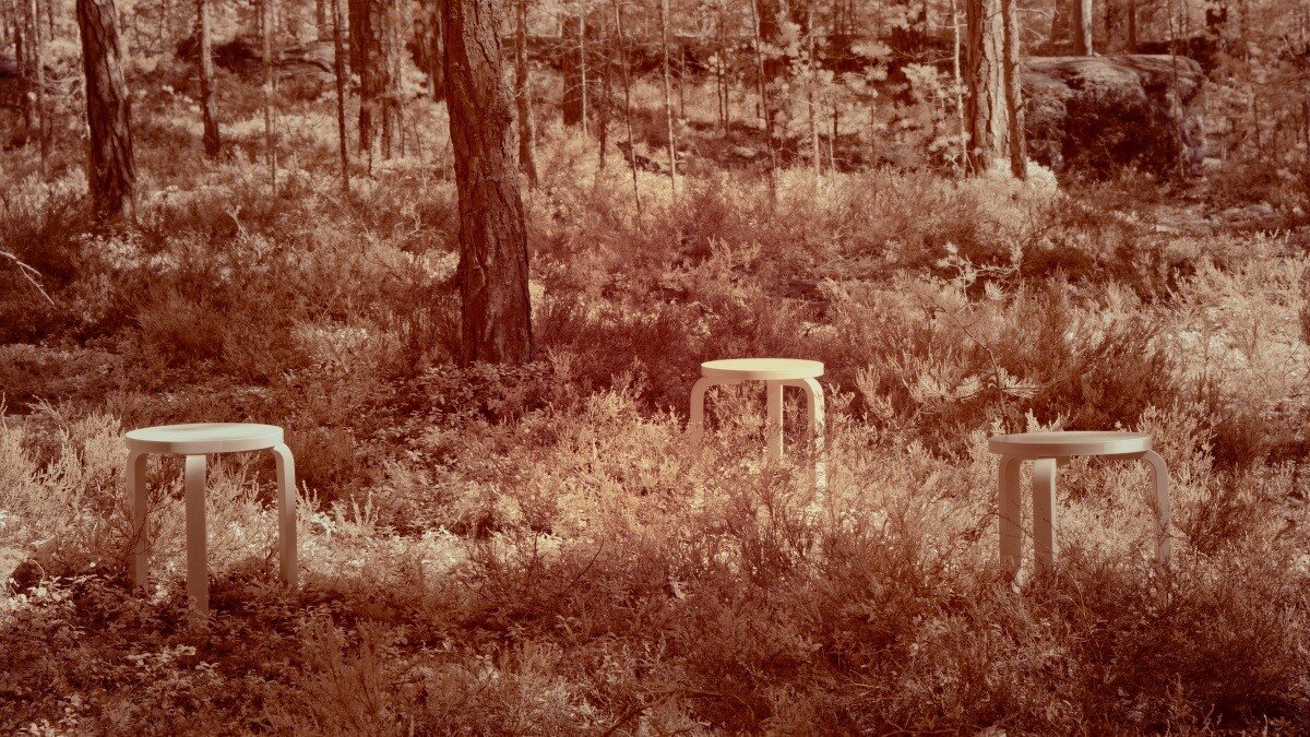 Stool 60 Villi 三腳圓凳（90 週年紀念版）。