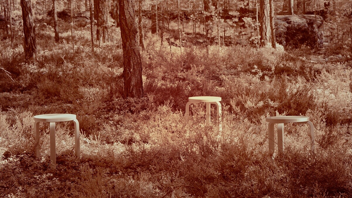 Stool 60 Villi 三腳圓凳（90 週年紀念版）。