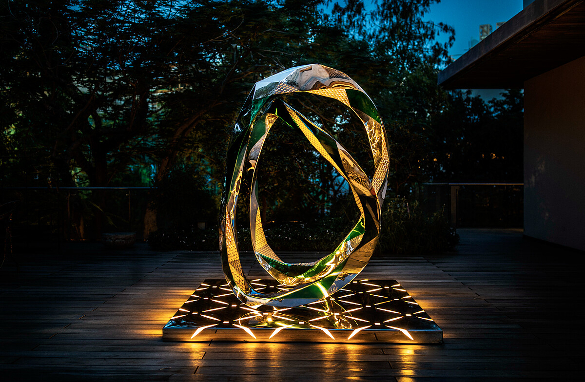 藝術家周力作品。