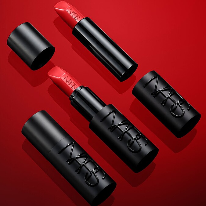 NARS奢慾緞光唇膏情境圖。