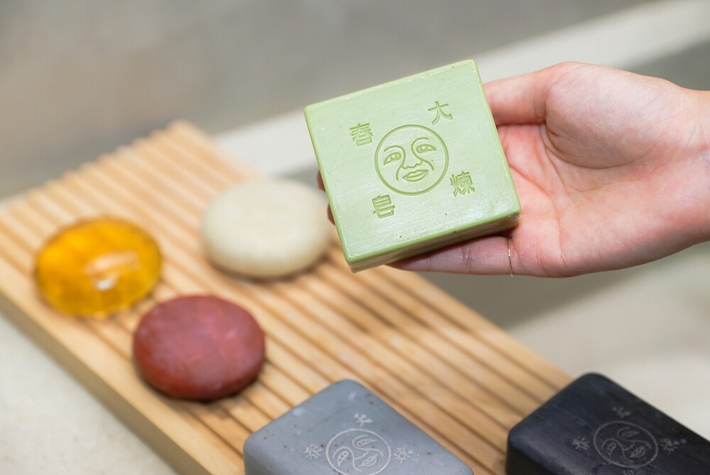 大春煉皂商品。