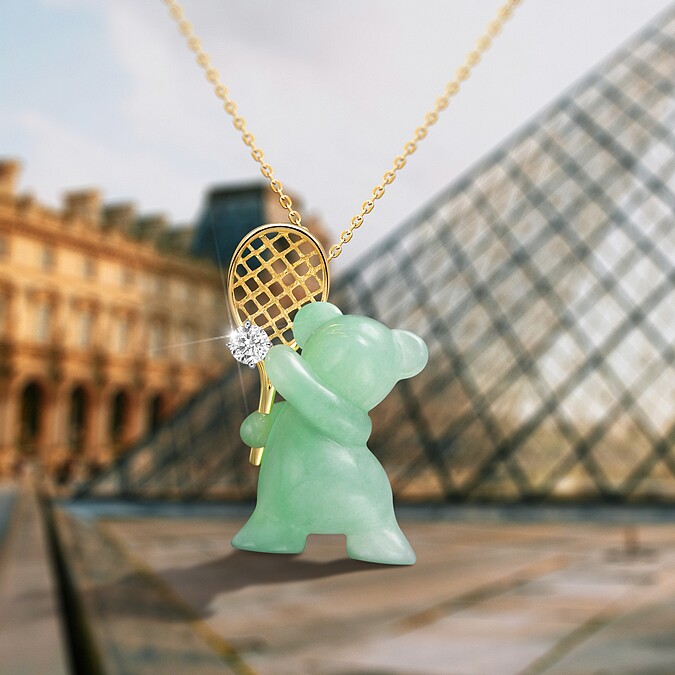 「陪伴玉熊」新作助威運動熱血賽事！Eric Jade Bear網球熊，價格自NT.120,700元起。