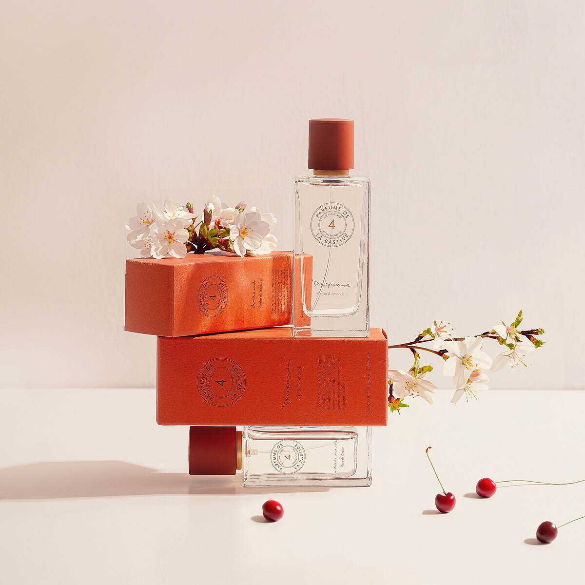 Parfums de la Bastide香墅旅程呂貝宏櫻桃花香水情境圖。