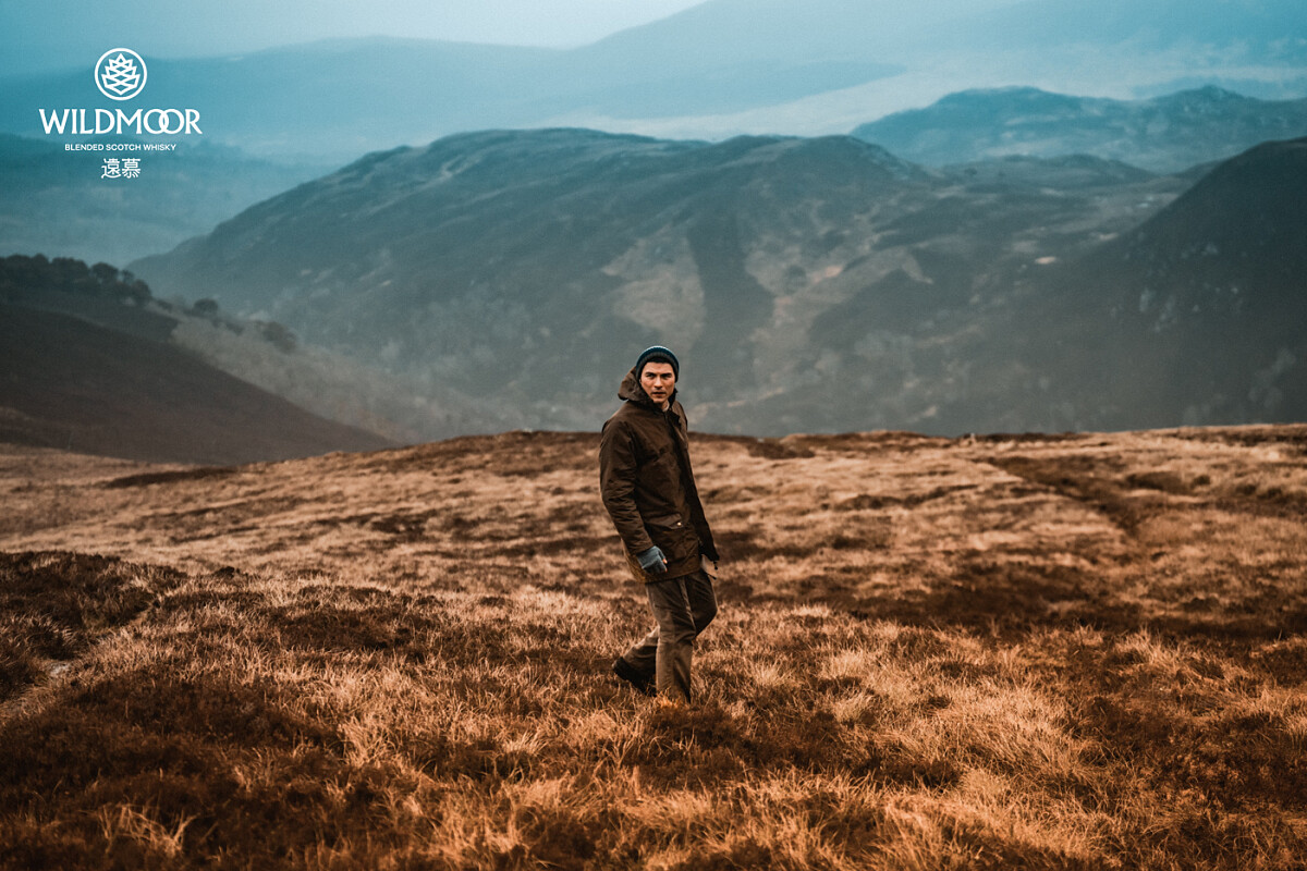 鳳小岳為世界「遠慕遠行者」之一。