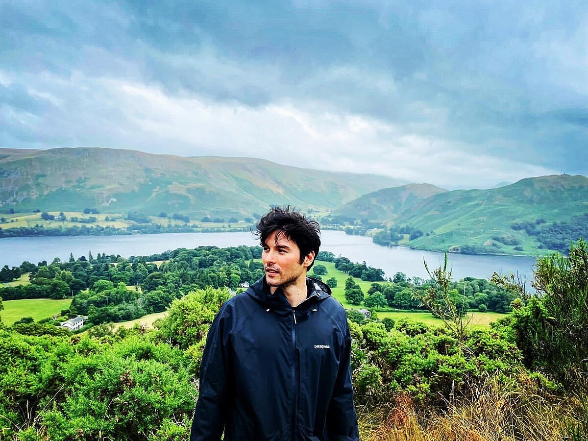 對他來說眼睛是與世界連結的一扇窗戶。