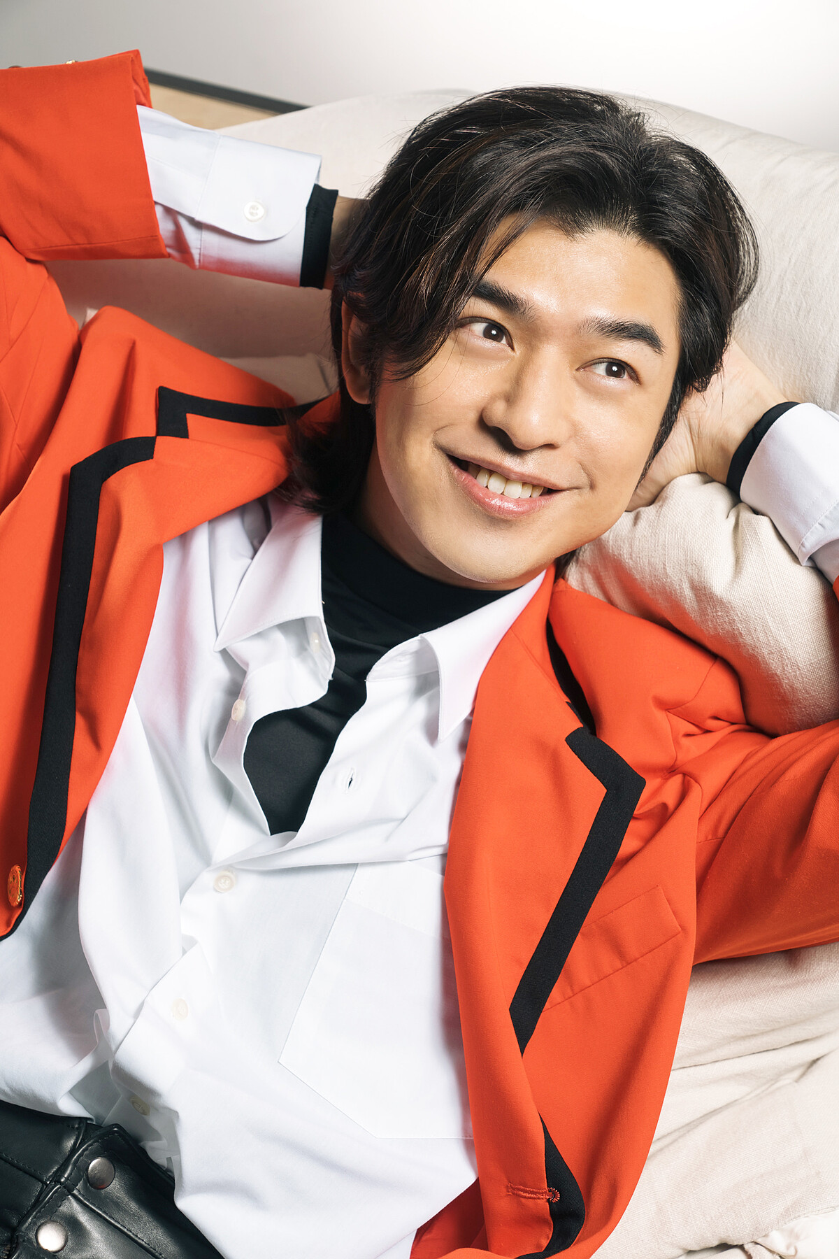 陳柏霖於電影《鬼才之道》中飾演生前從來沒有紅過的90年代偶像歌手Makoto