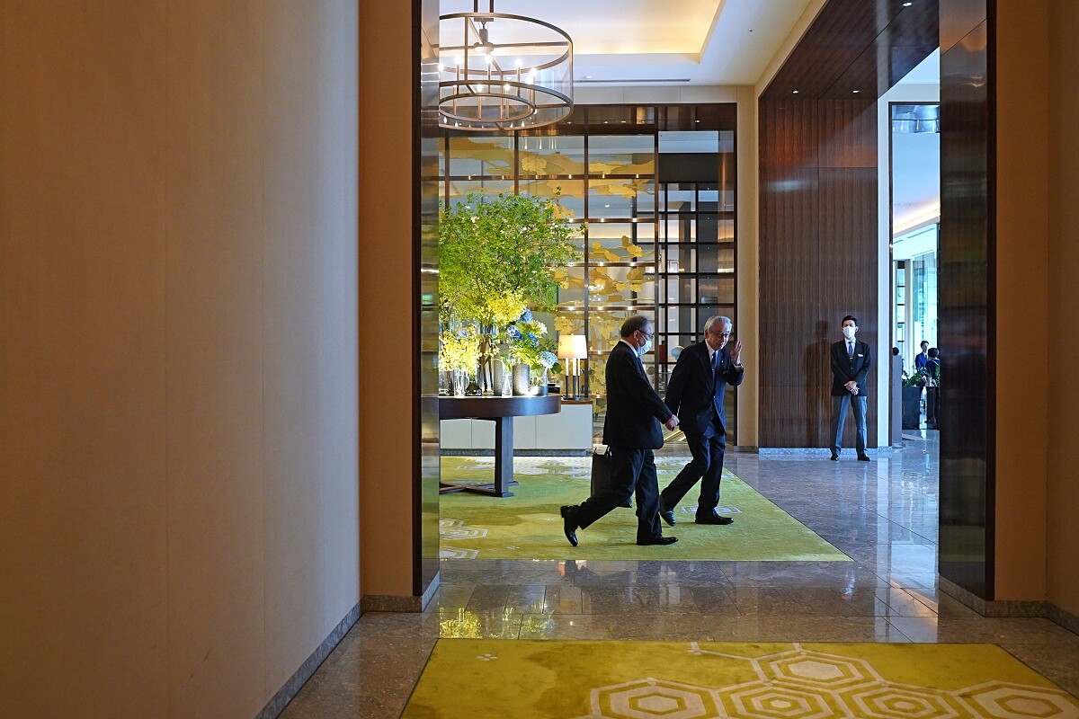 早年它一直以商務客群為主力，如今則對休閒旅客有越來越大的吸引力。