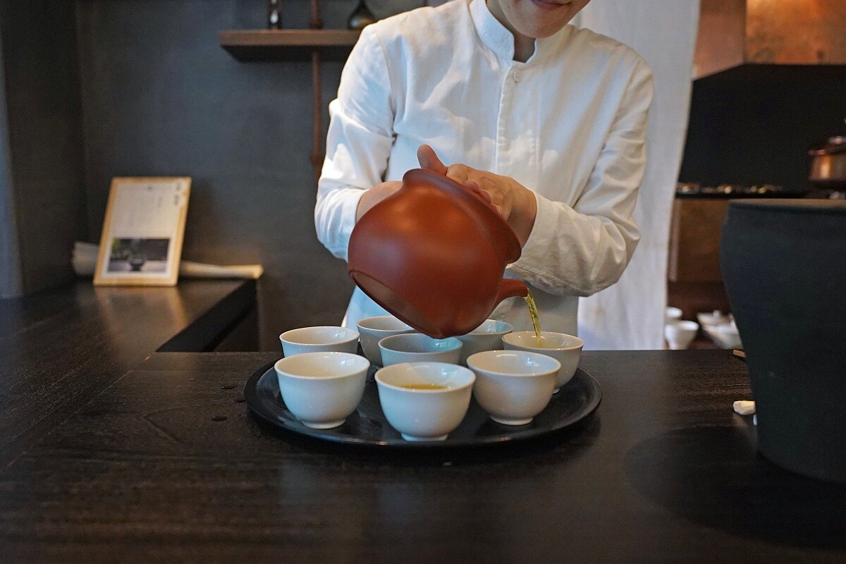 「Higashiya man」則將傳統茶道以現代語彙重新呈現。