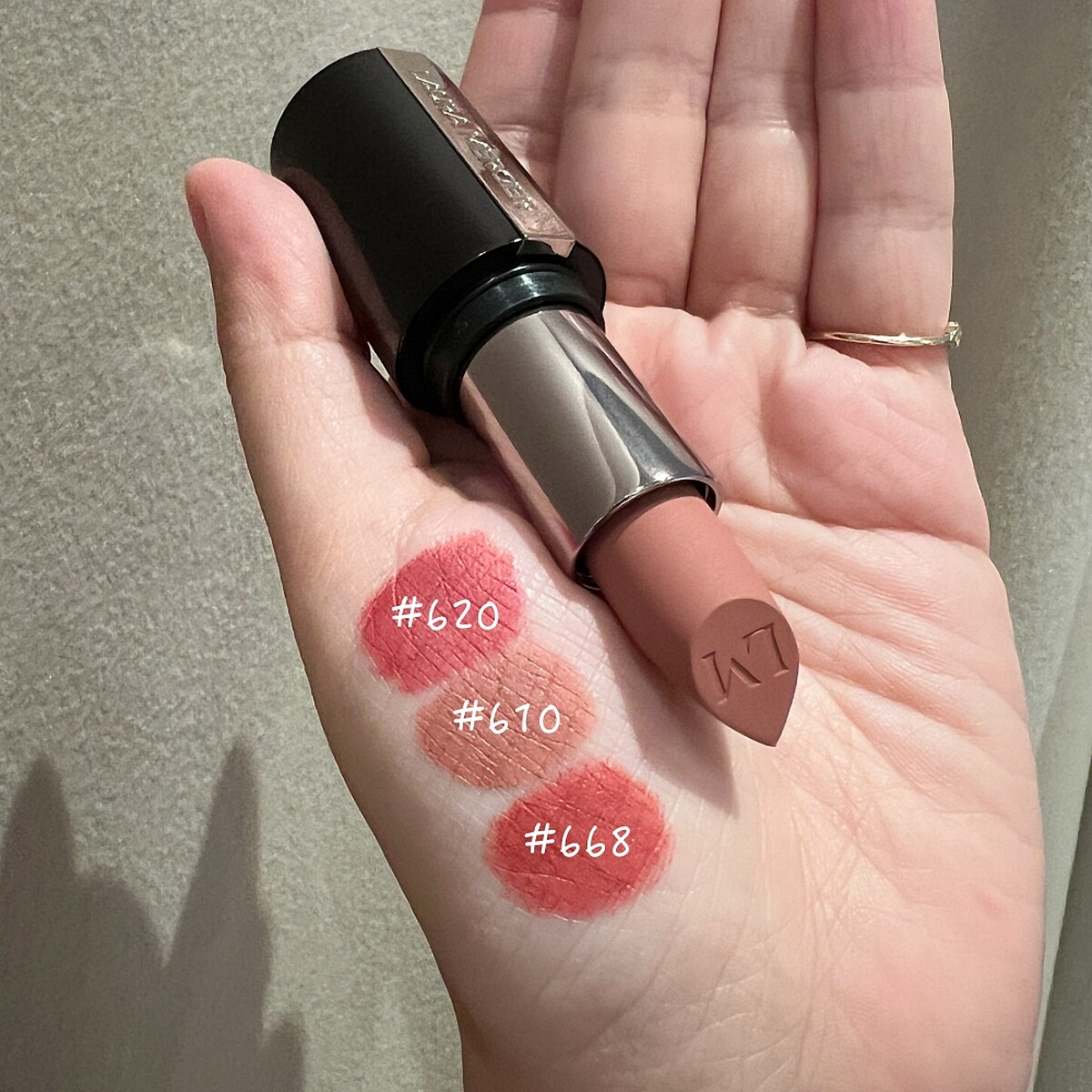 Laura Mercier奢華絲柔完美唇膏(15色),NT1,450