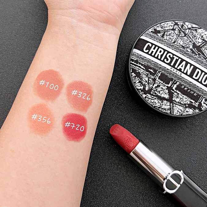 迪奧藍星唇膏巴黎地圖手部試色。