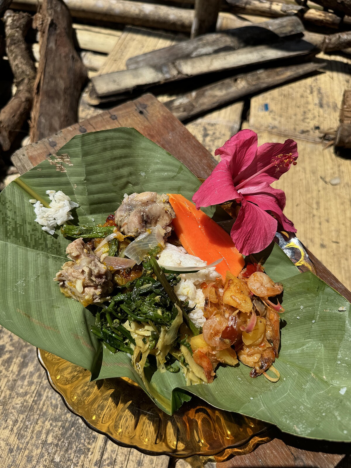 比達有人的宴客餐