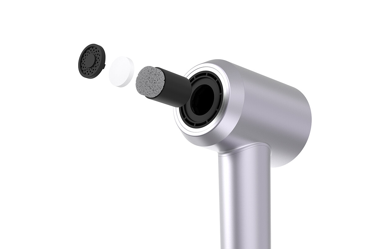 DIKE等離子護髮吹風機的吹嘴中央，內建可安裝護髮錠的設計。