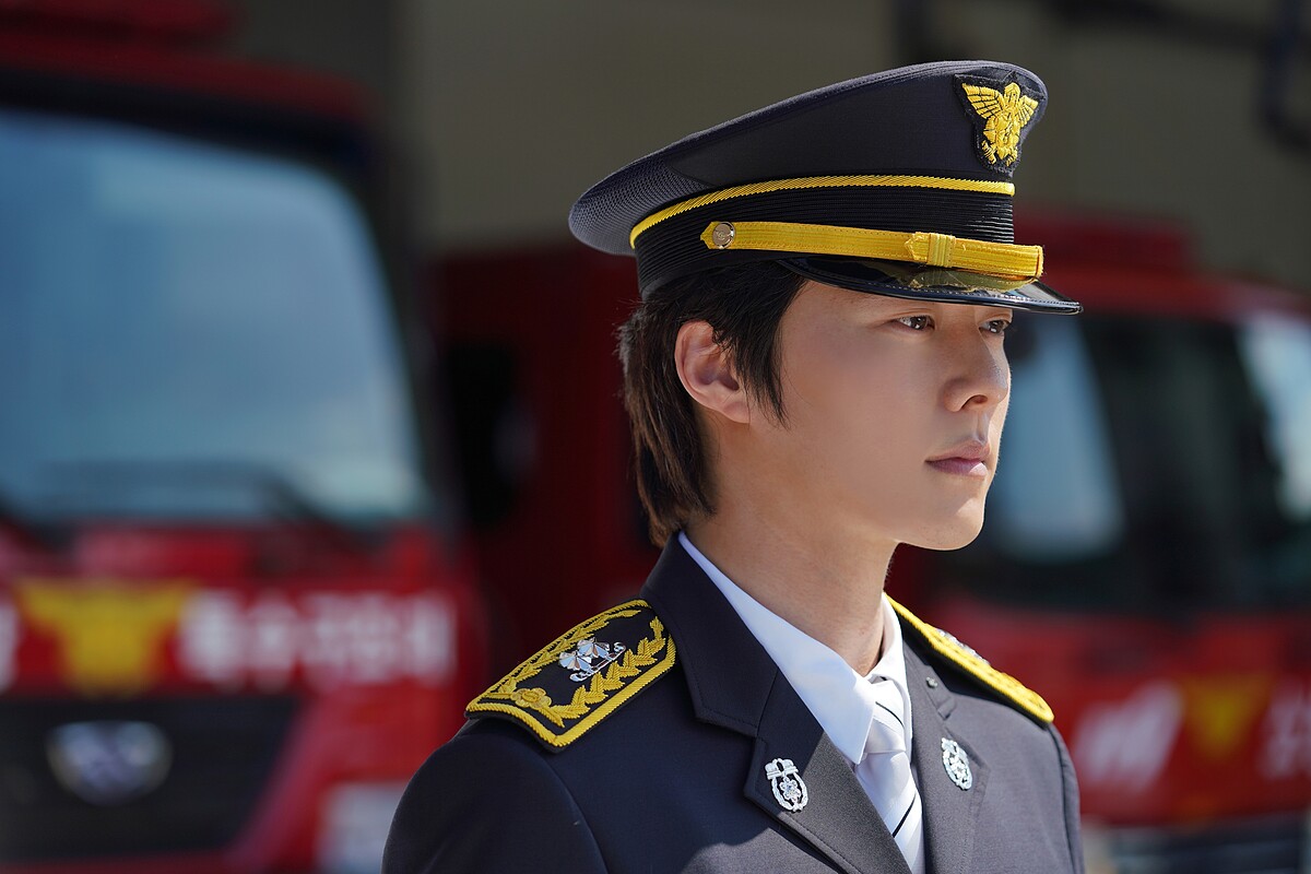 《雖然不是英雄》