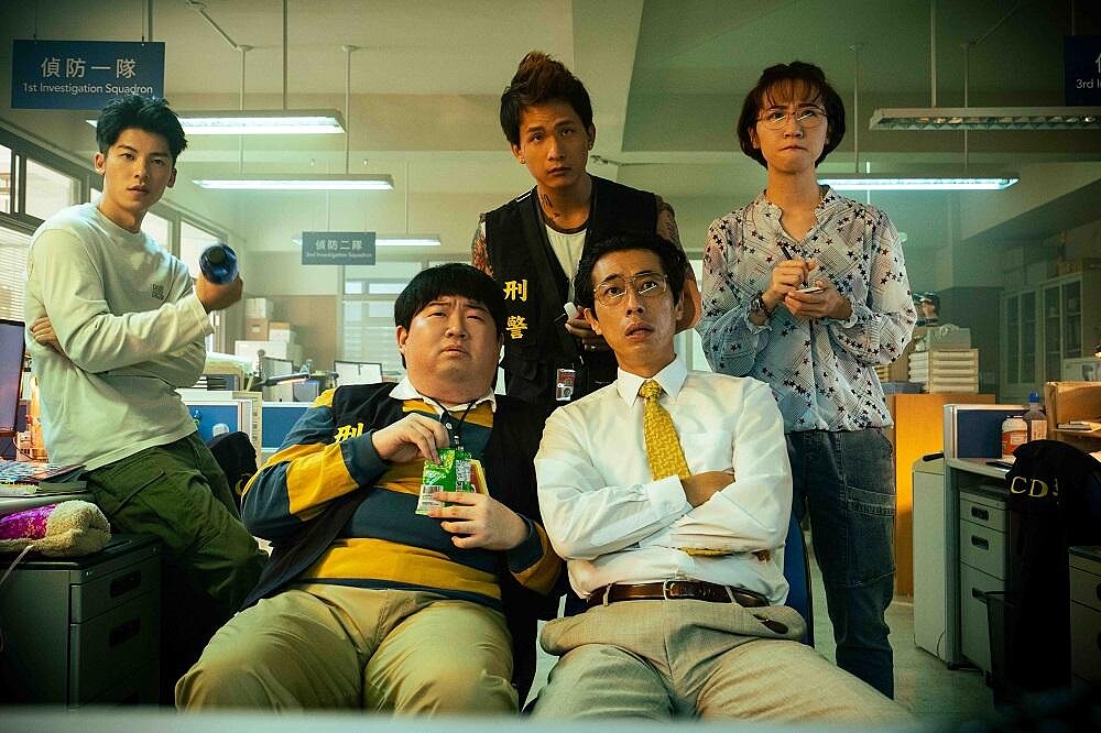 黃路梓茵、黃奇斌也加入正港分局。