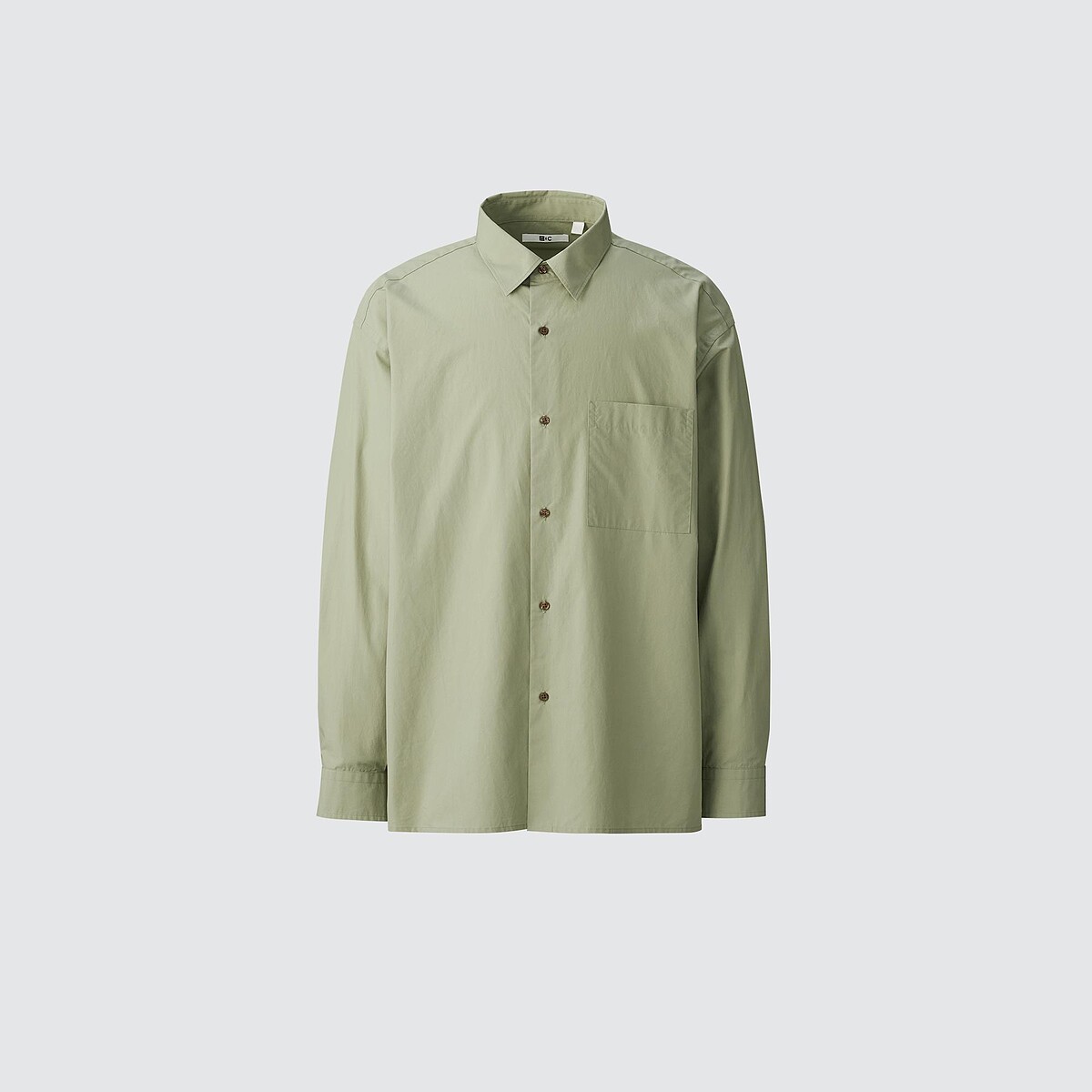 男女適穿 府綢寬版襯衫，售價NT$1,290。