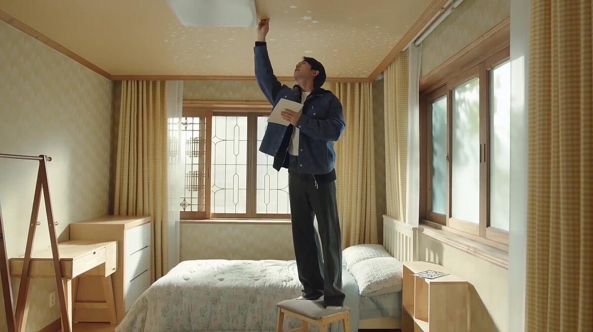 崔承效為裵石榴貼滿星星還原高中閨房