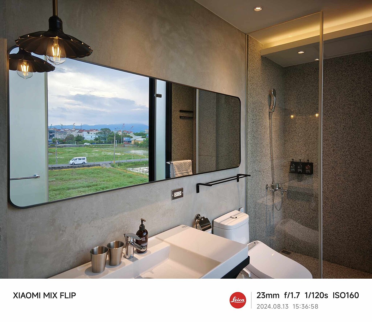 Xiaomi MIX Flip照片能加上「徠卡浮水印」!