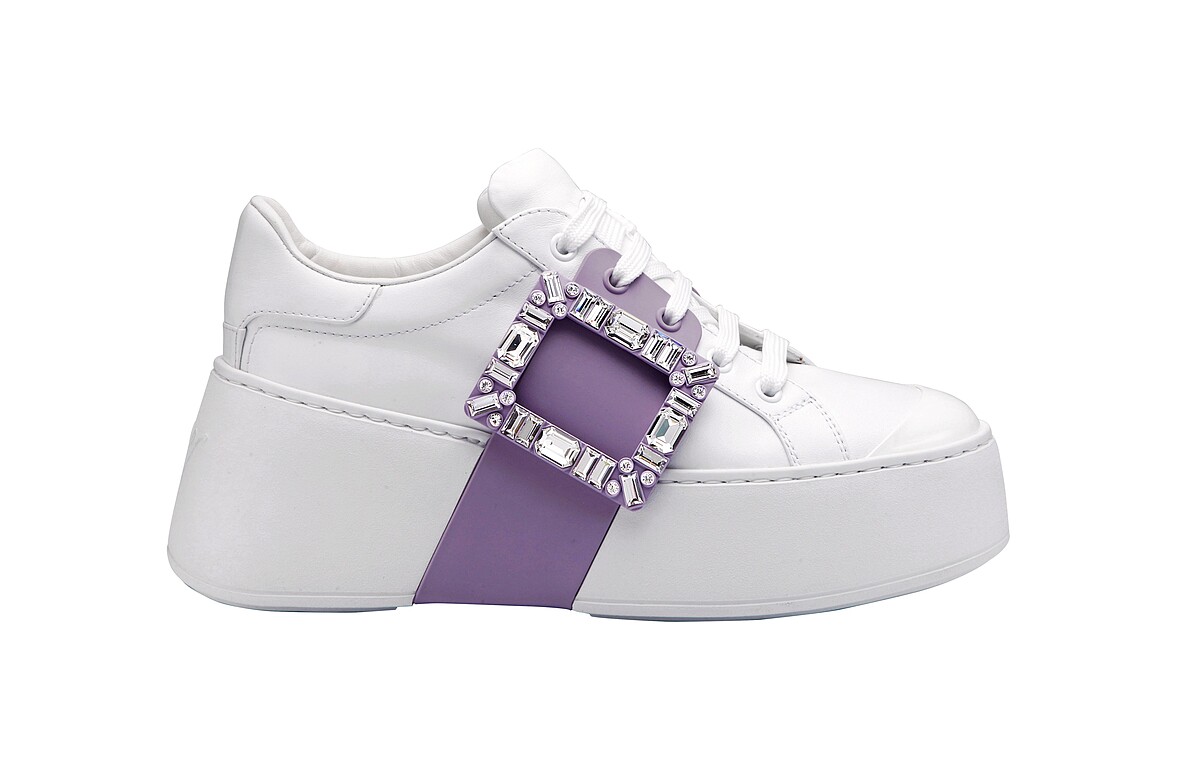 台灣限定款-奧運薰衣草紫鑽厚底休閒鞋，NT$58,000。