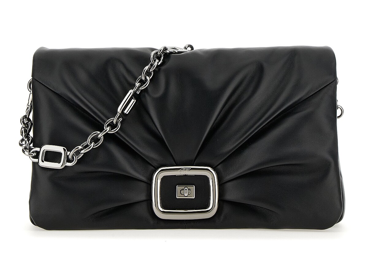 Viv' Choc Besace 黑色銀扣小羊皮泡芙包，NT$170,000。