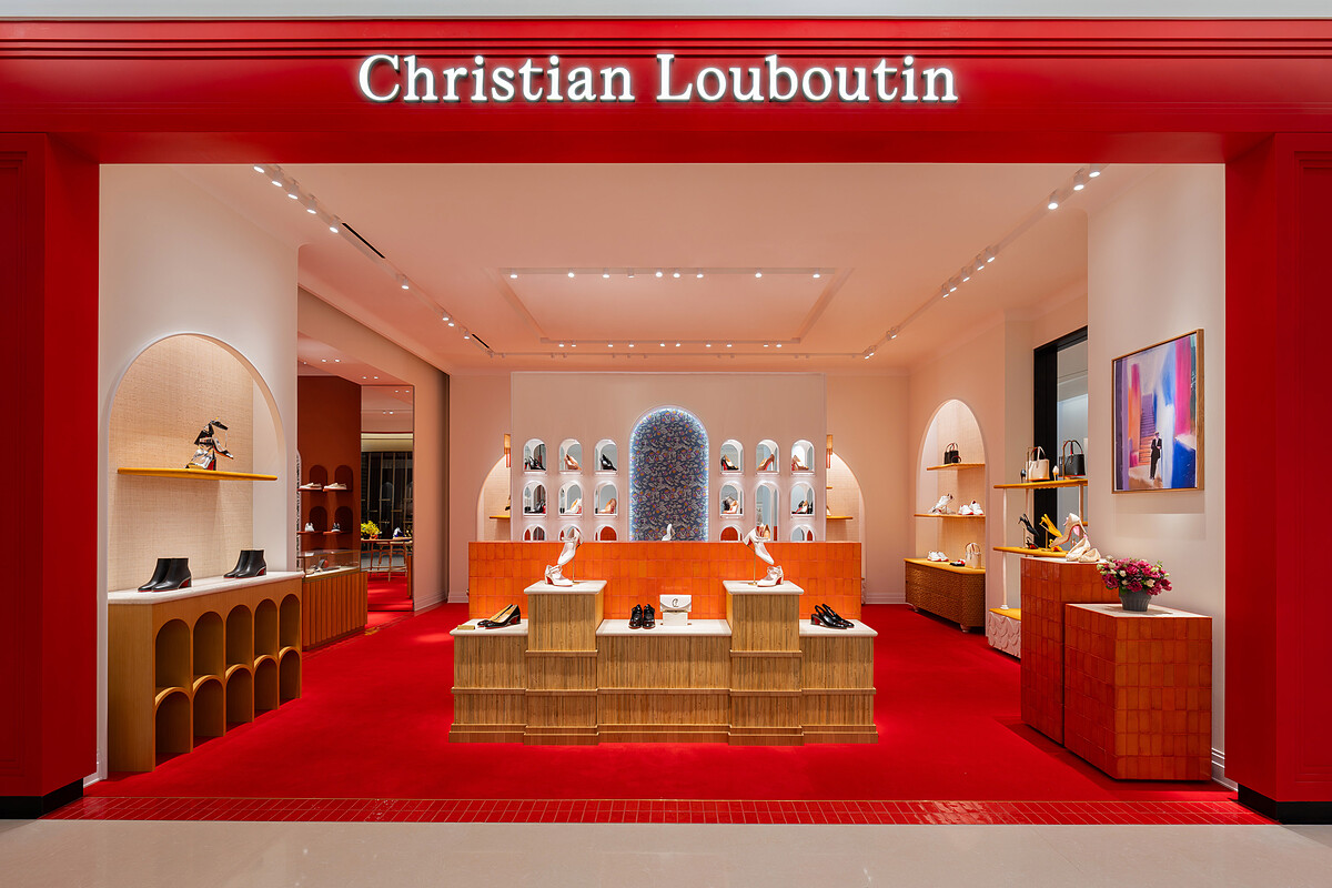 Christian Louboutin台北Sogo復興館全新專門店。