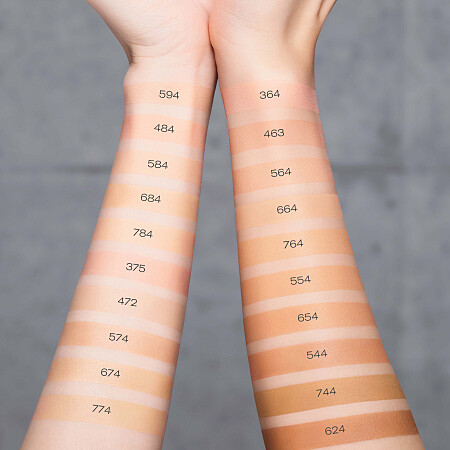 shu uemura植村秀無極限裸光精萃粉底20色手部試色。